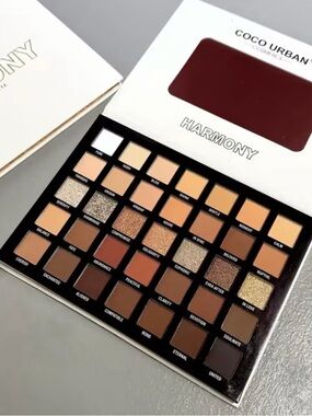 URBAN Romantics Harmony Eyeshadow Palette - Brown, Gold, Cream